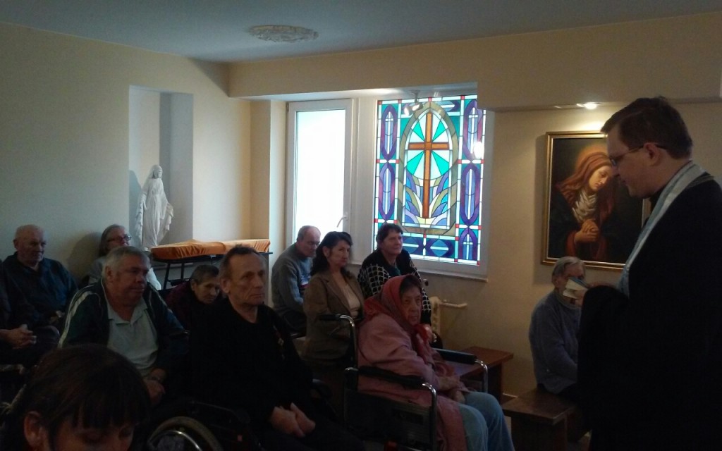 Молебен в доме престарелых "Antaviliu pensionatas"