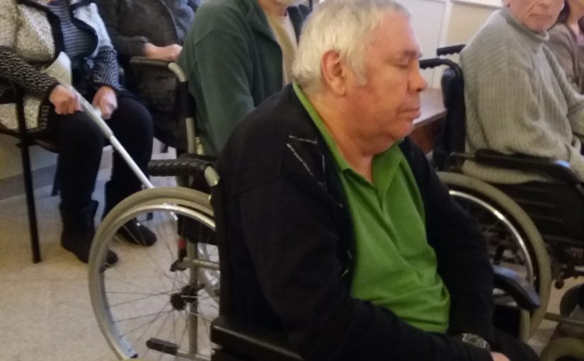 Молебен в доме престарелых