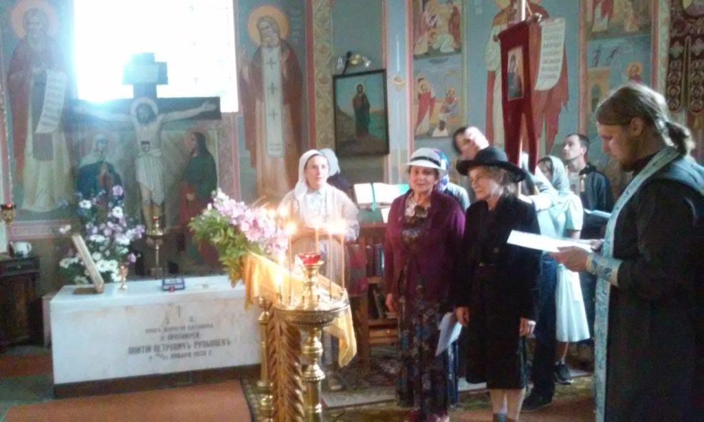 Крестный ход посвященный столетию восстановления патриаршества в Русской Православной Церкви
