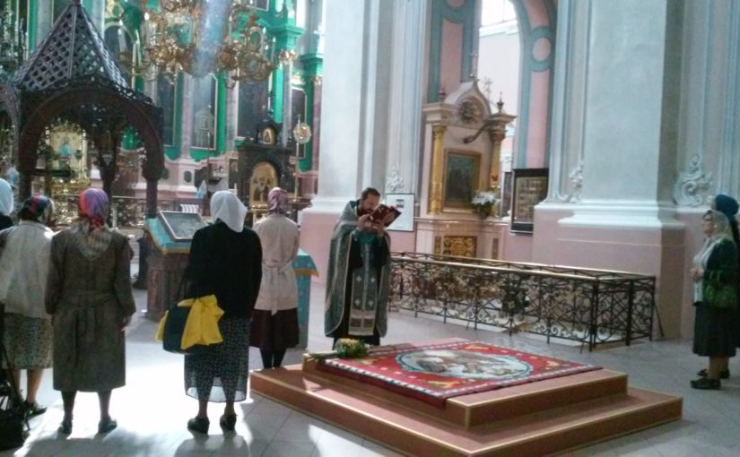 Молебен для добровольцев социального служения Свято-Духова монастыря