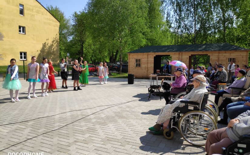Пасхальный концерт в доме престарелых «Севилис»