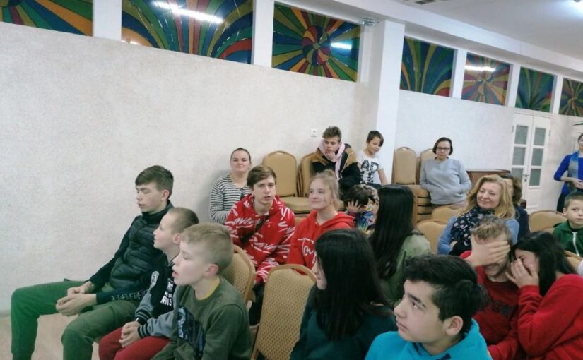 Благотворительный спектакль в детском доме