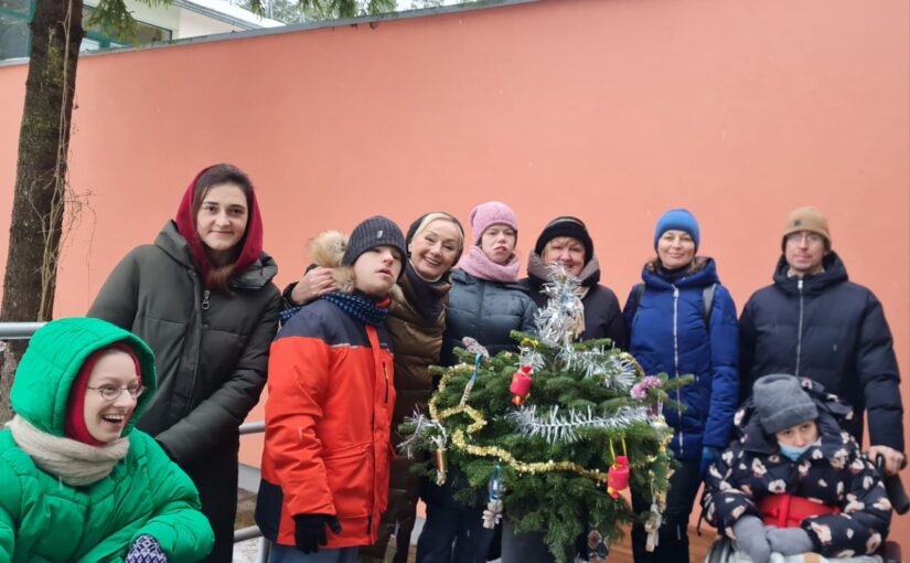 Праздничное поздравление насельников детско — юношеского пансионата г. Вильнюса